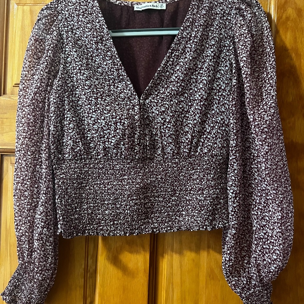 Abercrombie & Fitch Purple and White Smocked Floral Crop Blouse